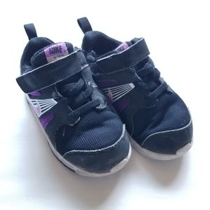 Nike 7 black and pink sneakers